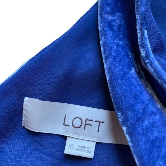 Loft womens size XS velvet top, sapphire - Picture 7 of 9